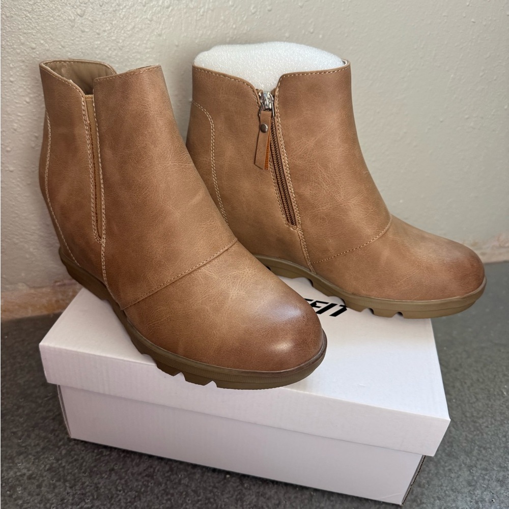 Tan Ankle Boots with Side Zipper